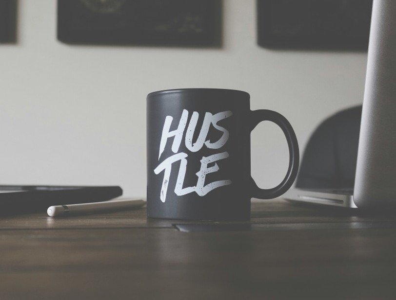 How To Leverage Your 9-5 Skills For A Successful Side Hustle