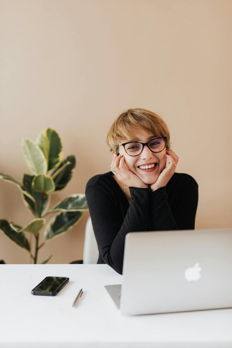 8 Profitable Side Hustles For Women That You Can Start From Home Today