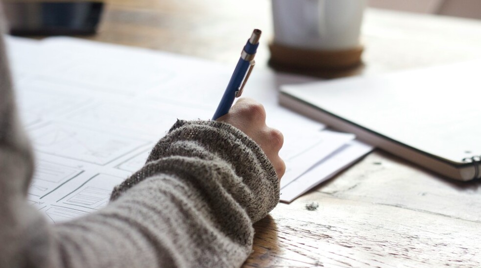 Side hustles for women: Freelance Writing: Turn Words into Wealth