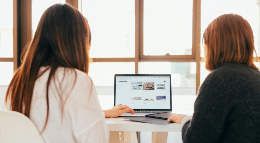 Side hustles for women: Virtual Assistance: Remote Work that Fits Your Schedule